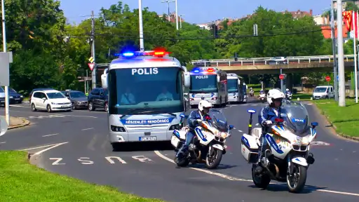 Polis Otobüsü Sürüş Oyunları